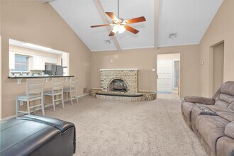 16327 Green Shade Dr in Houston, TX - Building Photo - Building Photo