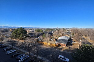 1011 S Ironton St in Aurora, CO - Building Photo