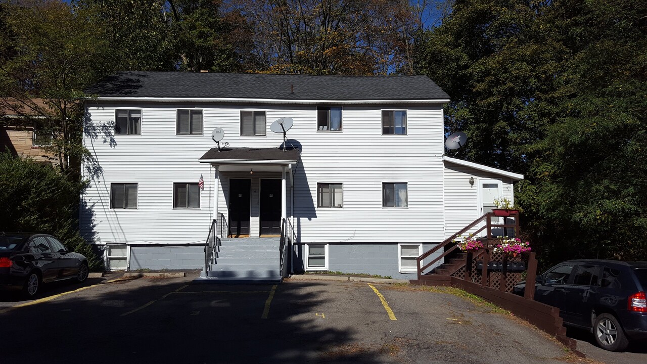 4 Smith St in Monticello, NY - Foto de edificio