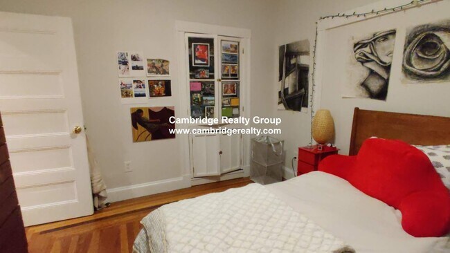 45 Bowdoin St, Unit 1 in Medford, MA - Foto de edificio - Building Photo