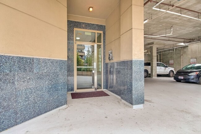 1000 Aurora Ave N in Seattle, WA - Building Photo - Building Photo