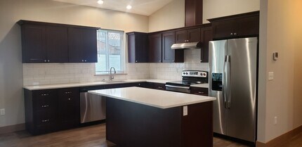 1404 E 6th St in Deer Park, WA - Building Photo - Building Photo