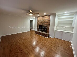 7622 Helmdale Ave in Charlotte, NC - Building Photo - Building Photo