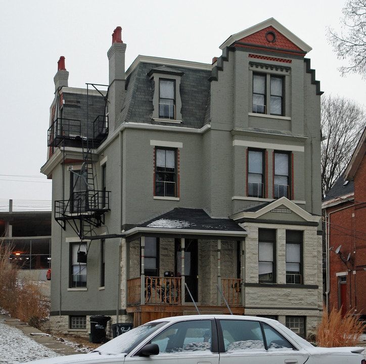 2705 Euclid Ave in Cincinnati, OH - Building Photo