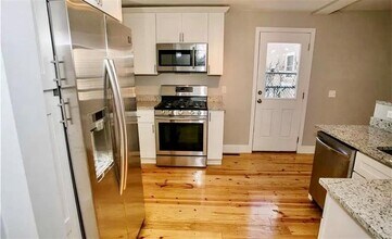 74 Warner St in Newport, RI - Building Photo - Building Photo