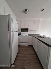 3979 Sterling Pointe Dr in Winterville, NC - Building Photo - Building Photo