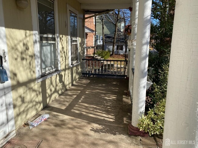 237 Montgomery St in Highland Park, NJ - Building Photo - Building Photo