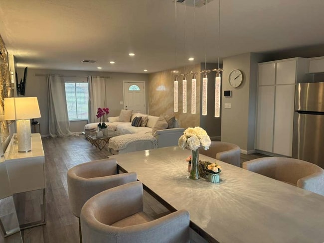 109 Glen Oak Dr in Henderson, NV - Building Photo - Building Photo