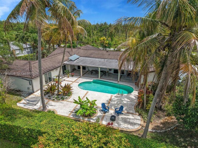 15280 SW 72nd Ave in Miami, FL - Building Photo - Building Photo