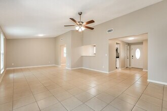 719 Herlong Ct in Brandon, FL - Foto de edificio - Building Photo