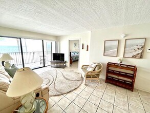 2465 S Washington Ave in Titusville, FL - Foto de edificio - Building Photo