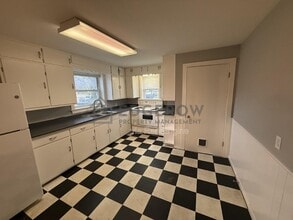 1585 Wilson Ave SW in Grand Rapids, MI - Building Photo - Building Photo