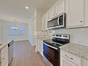 214 Lake Vista Dr in Loganville, GA - Building Photo - Building Photo