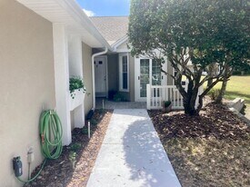 6084 W Fairhaven Ct in Crystal River, FL - Building Photo