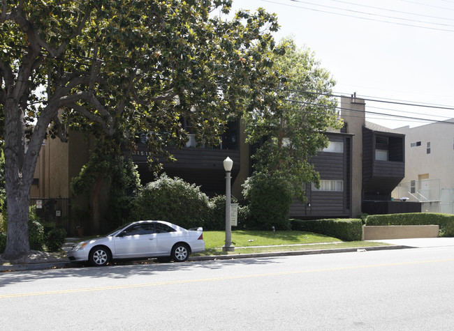 11516 Moorpark St in North Hollywood, CA - Foto de edificio - Building Photo