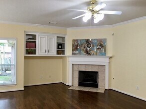 114 N Queenscliff Cir in Spring, TX - Building Photo - Building Photo