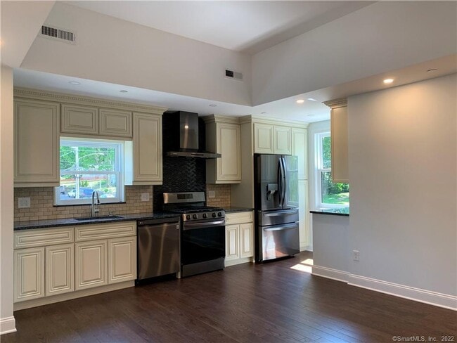 66 Cedar St in Norwalk, CT - Building Photo - Building Photo