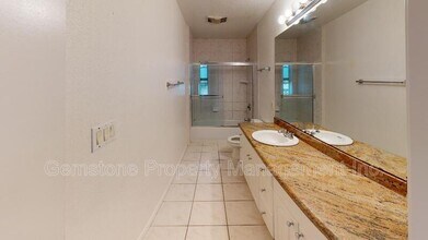 5744 Mary Ln Dr in San Diego, CA - Building Photo - Building Photo