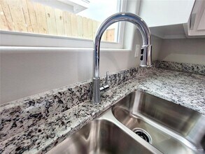 21 Davenport St in Weslaco, TX - Building Photo - Building Photo