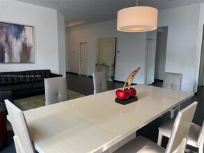 10933 NW 73rd Terrace in Doral, FL - Building Photo - Building Photo