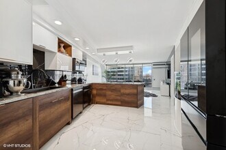 300 N State St in Chicago, IL - Building Photo - Building Photo