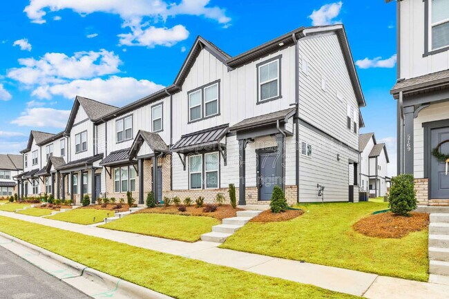 5763 Coulee Ln in Harrisburg, NC - Building Photo - Building Photo