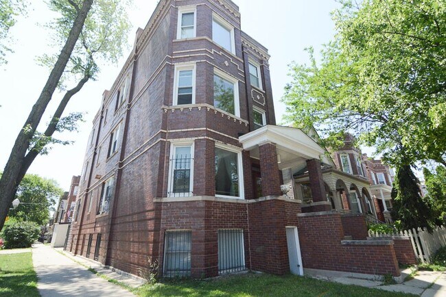 3701 W Wrightwood Ave, Unit 1