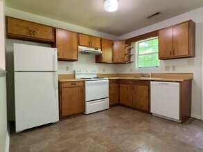 102 Easy St in Jacksonville, NC - Building Photo - Building Photo