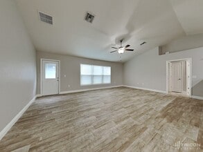 22404 Cheryl Ave in Port Charlotte, FL - Foto de edificio - Building Photo