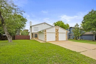 2102 Kenneth Ave in Austin, TX - Building Photo