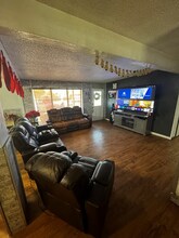 908 NE Bronstad Dr in Andrews, TX - Building Photo - Building Photo