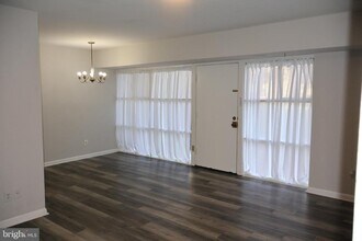 4951 Americana Dr in Annandale, VA - Building Photo - Building Photo