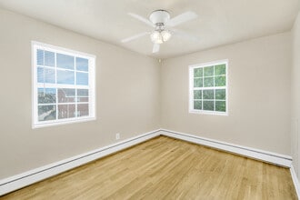 Admiral Pointe in Newport News, VA - Foto de edificio - Interior Photo