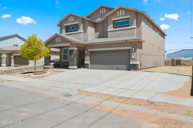 380 Canyon Vista Dr in Horizon City, TX - Building Photo - Building Photo