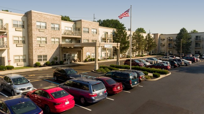 Crestwood Village North in Indianapolis, IN - Building Photo - Building Photo