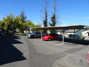 Lindale Greens in Sacramento, CA - Foto de edificio - Building Photo