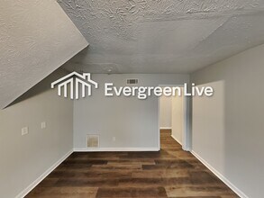 5052 Galbraith Cir in Stone Mountain, GA - Building Photo - Building Photo