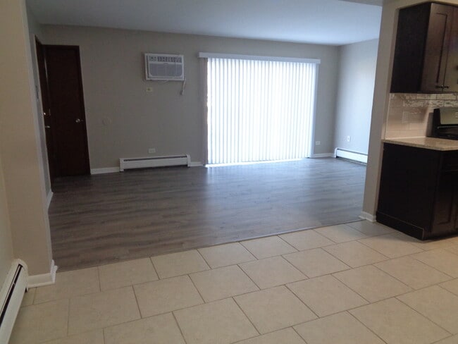 8149 83rd Pl in Justice, IL - Building Photo - Building Photo