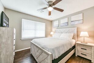 5650 Ludington Dr in Houston, TX - Building Photo