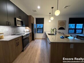 199 Gardner St in Boston, MA - Foto de edificio - Building Photo