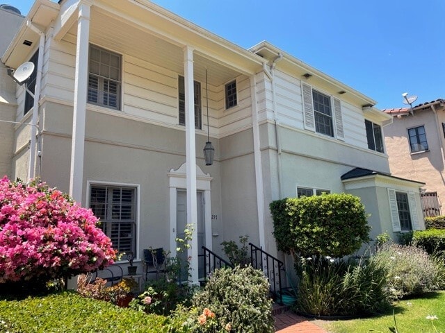 217 S Fuller Ave, Unit 3 in Los Angeles, CA - Building Photo - Building Photo