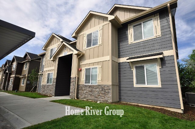 1332 Edgewater Cir-Unit -102 in Nampa, ID - Foto de edificio