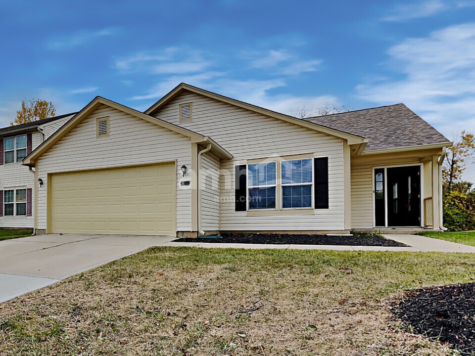 1070 Halifax Ln in Indianapolis, IN - Building Photo