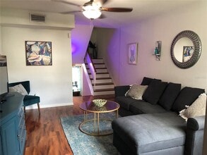 4304 La Riviera Ct in Tampa, FL - Building Photo - Building Photo