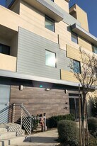 6844 Woodman Ave, Unit 208 in Los Angeles, CA - Building Photo
