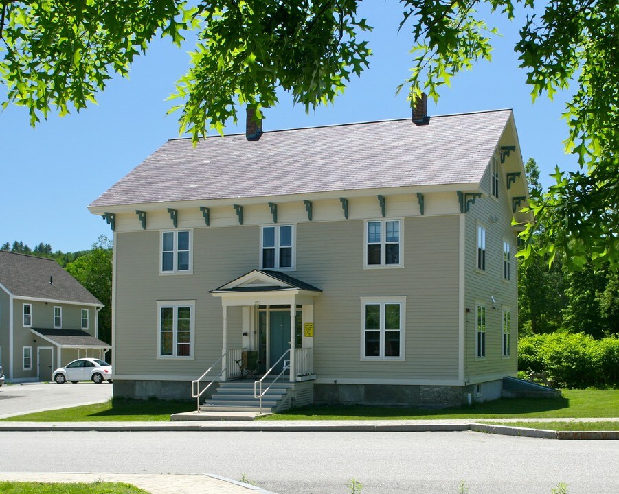 Proctosville Green in Proctorsville, VT - Foto de edificio