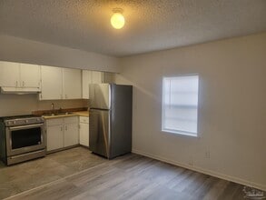 711 W Gregory St in Pensacola, FL - Building Photo - Building Photo