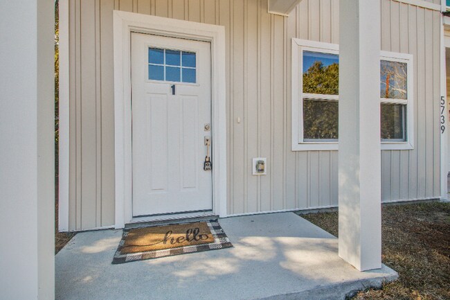 5739 Murray Dr in Hanahan, SC - Building Photo - Building Photo