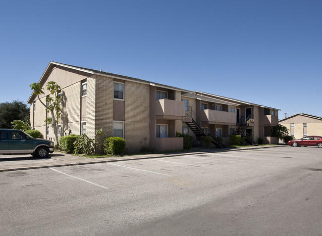 Waterside Apartments in Brownsville, TX - Foto de edificio - Building Photo