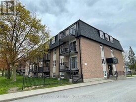 25 College St E in Belleville, ON - Building Photo